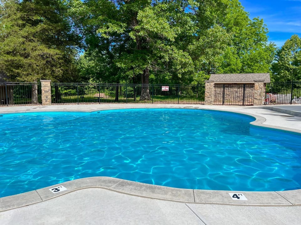 Swimming pool, Swimming pool