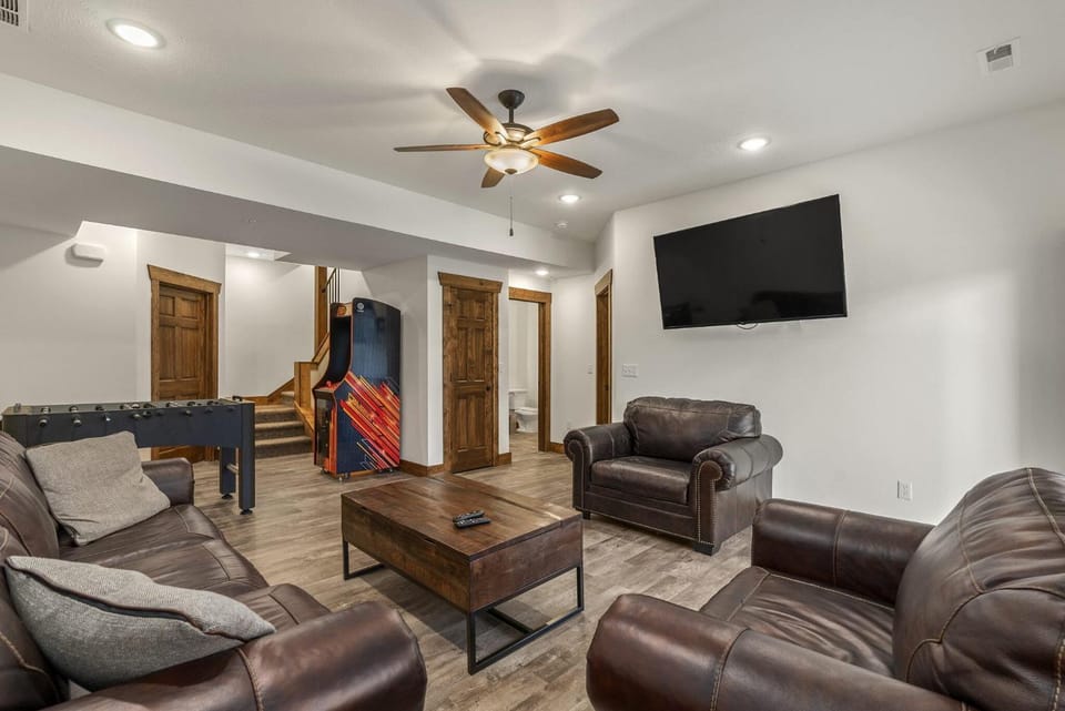 Game Room, TV and multimedia, Living room