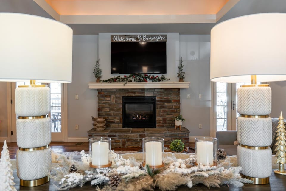 4BD WALK-IN Villa - Large Deck - Golf Course - Pool - FREE TICKETS INCLUDED - V120 House in Branson