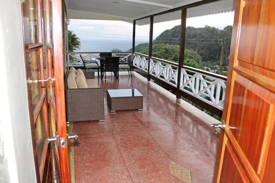Patio, Day, Natural landscape, View (from property/room), Balcony/Terrace, Seating area, Dining area, Mountain view