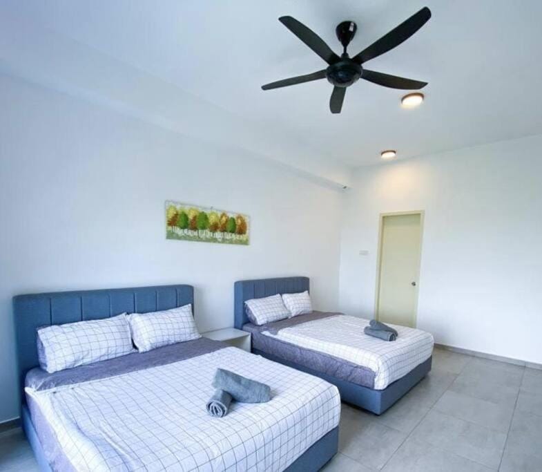 SEAVIEW! BIG&KID swimming pool Atlantis Comfy 4-10pax 5 mins to Jonker & town Apartment in Malacca