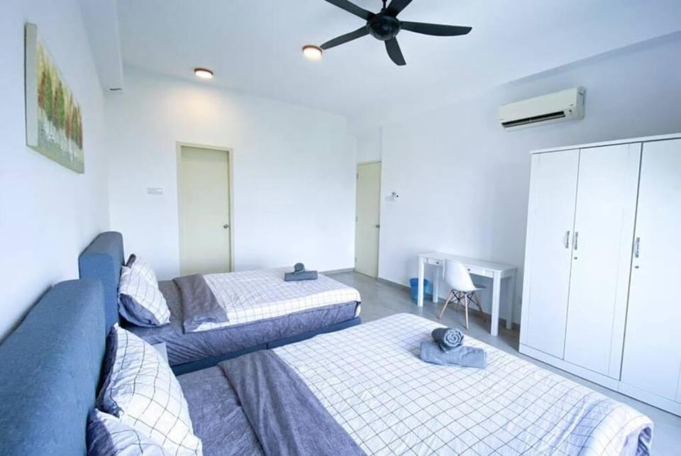 SEAVIEW! BIG&KID swimming pool Atlantis Comfy 4-10pax 5 mins to Jonker & town Apartment in Malacca