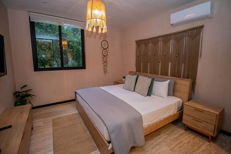 Bed, Photo of the whole room, Bedroom, air conditioner