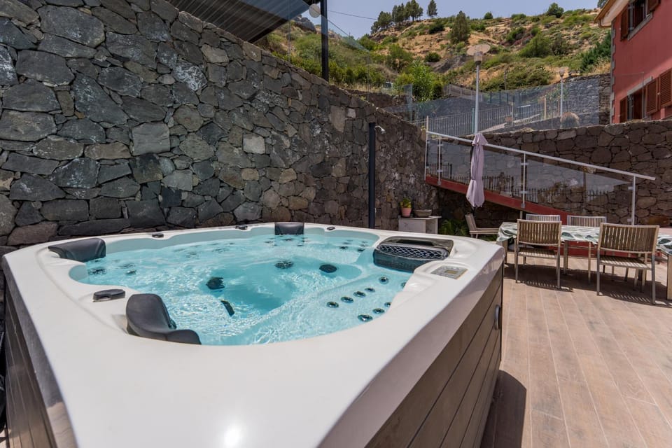 Natural landscape, Hot Tub, Mountain view