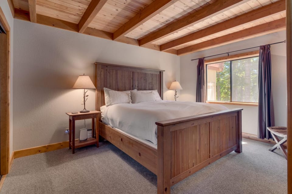 Modern 3BR Tahoe Cabin with Hot Tub Cabin in Tahoe City