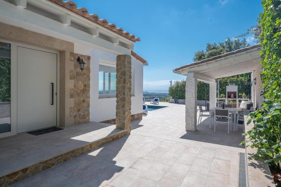 Property building, Patio, Swimming pool