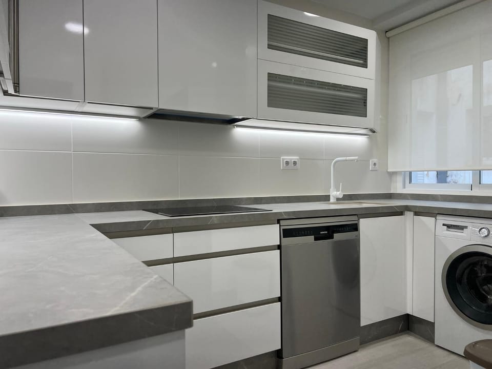 Kitchen or kitchenette, dishwasher, pet friendly, washing machine