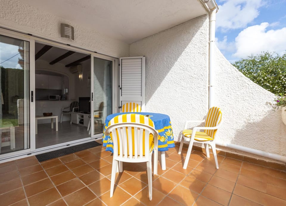 Patio, Day, View (from property/room), Balcony/Terrace