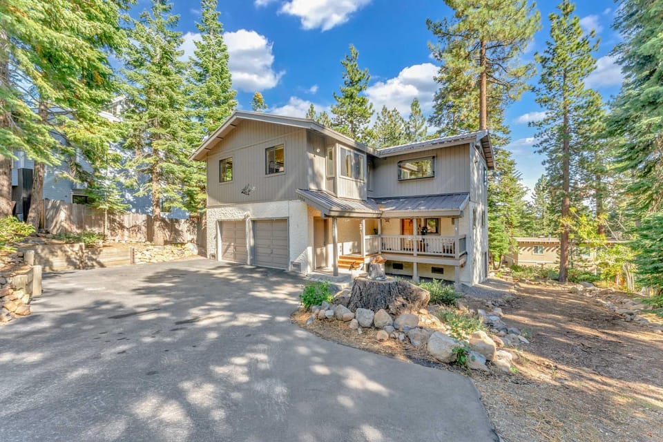 The Big Bear Chalet Private Hot Tub House in Lake Tahoe