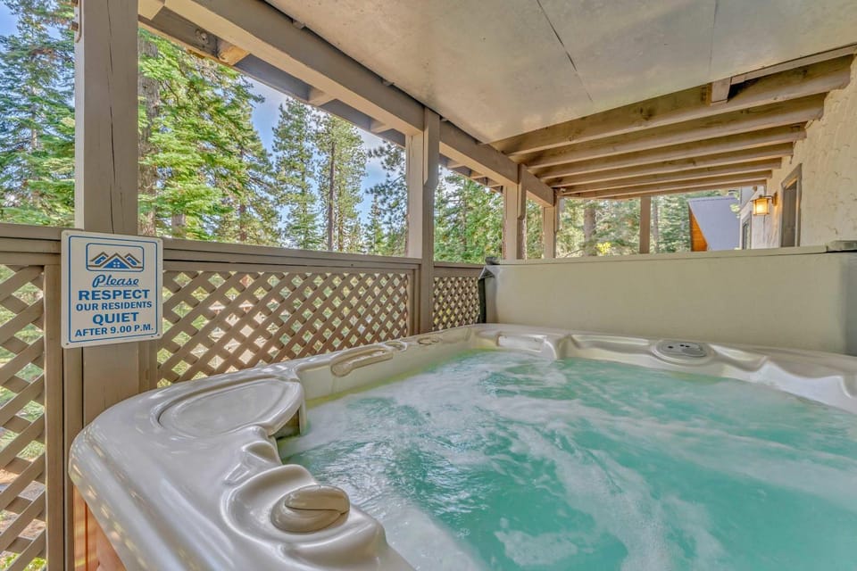 The Big Bear Chalet Private Hot Tub House in Lake Tahoe