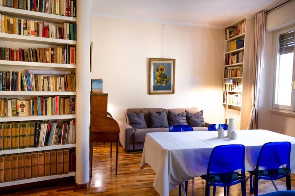 Library, Living room, Seating area