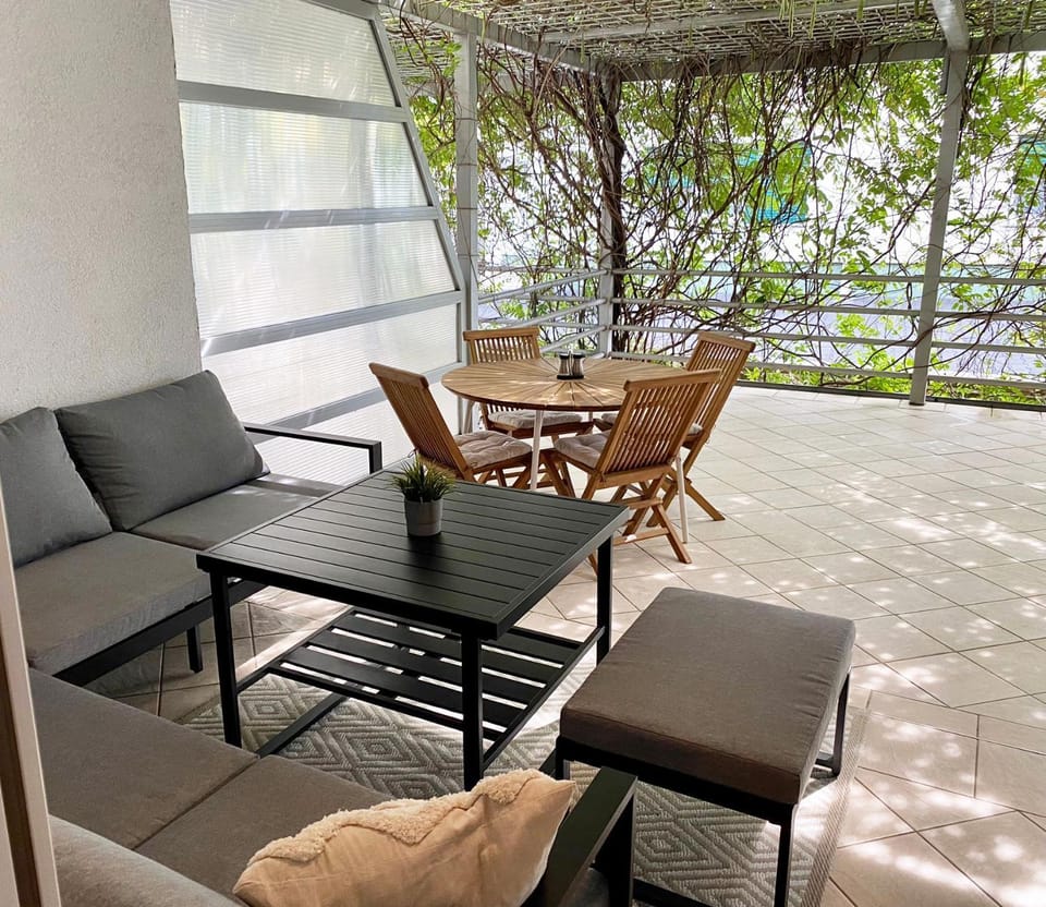 Balcony/Terrace, Dining area