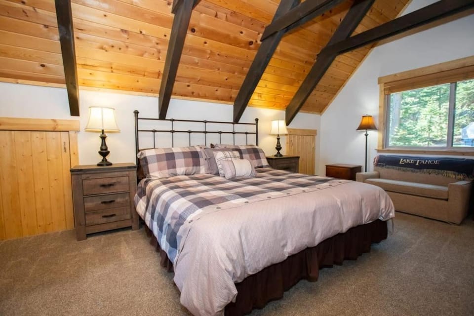 Carnelian Bay View Cabin Cabin in Lake Tahoe