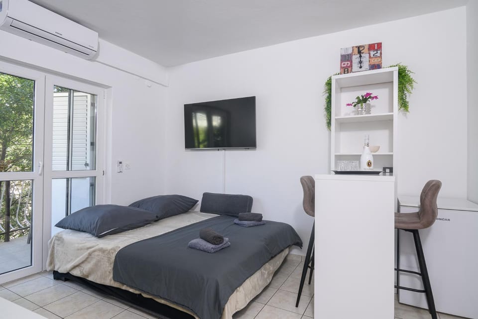 L&L Apartment in Okrug Gornji