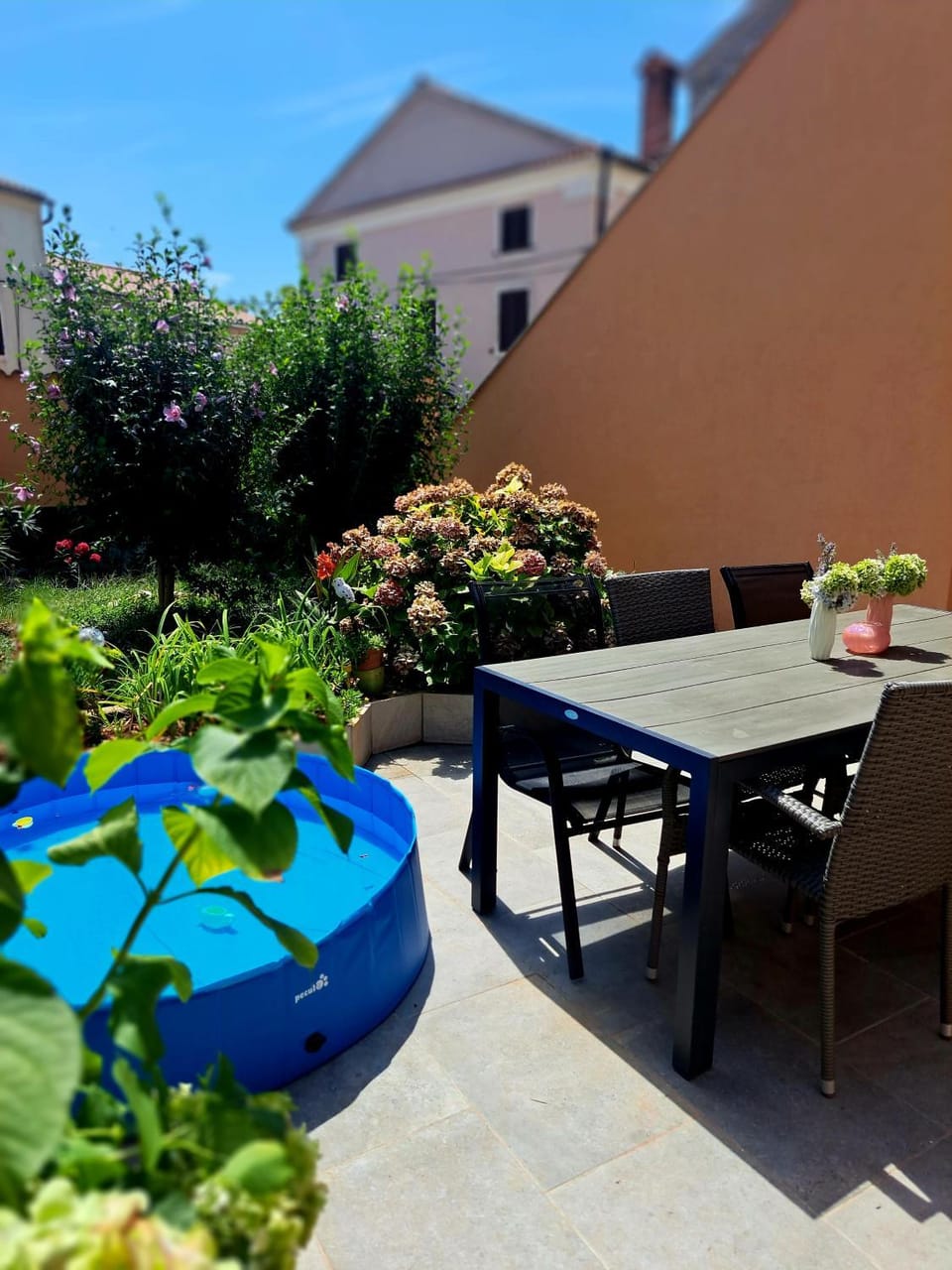 Property building, Garden view