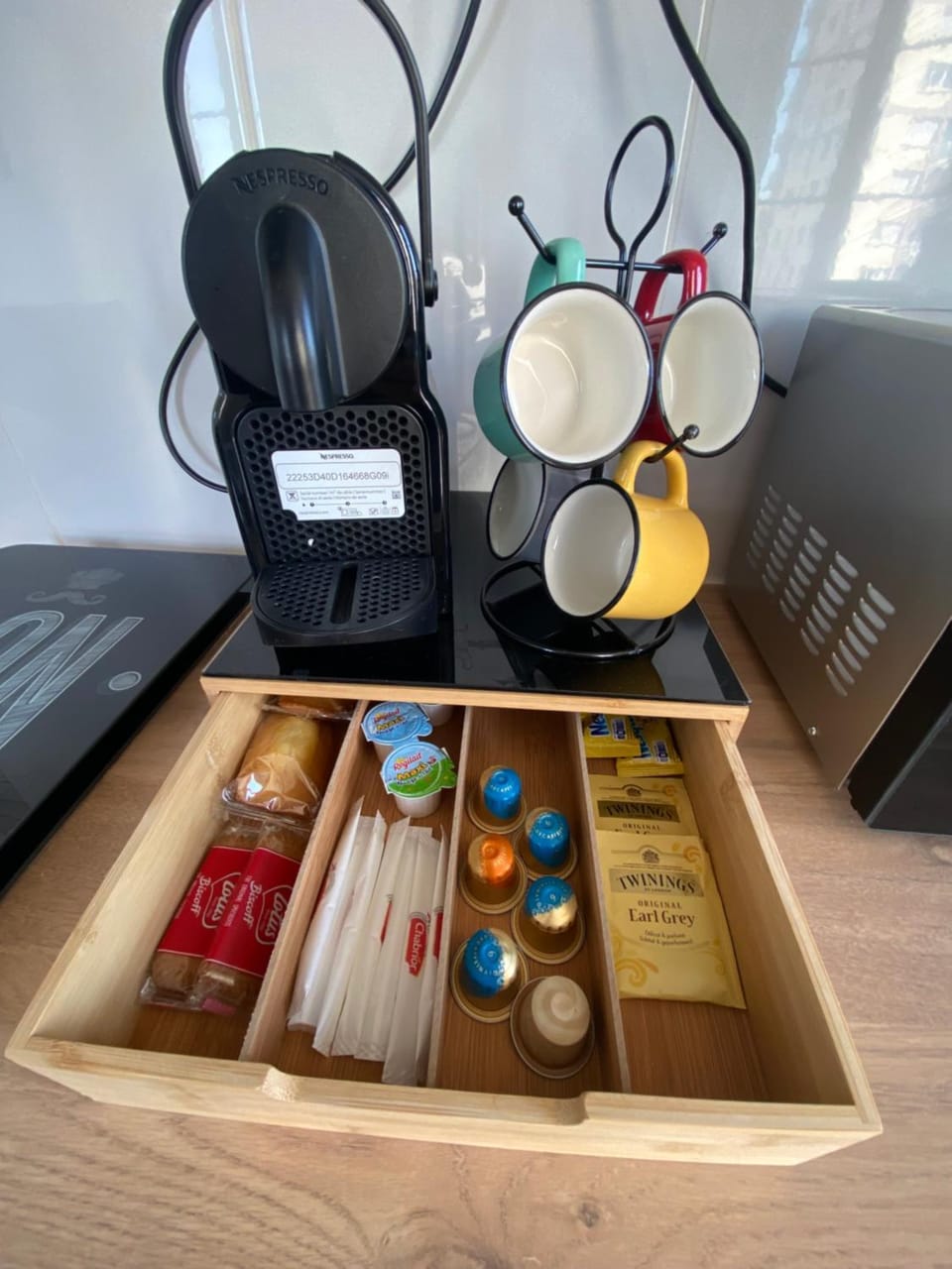 Coffee/tea facilities, Food and drinks