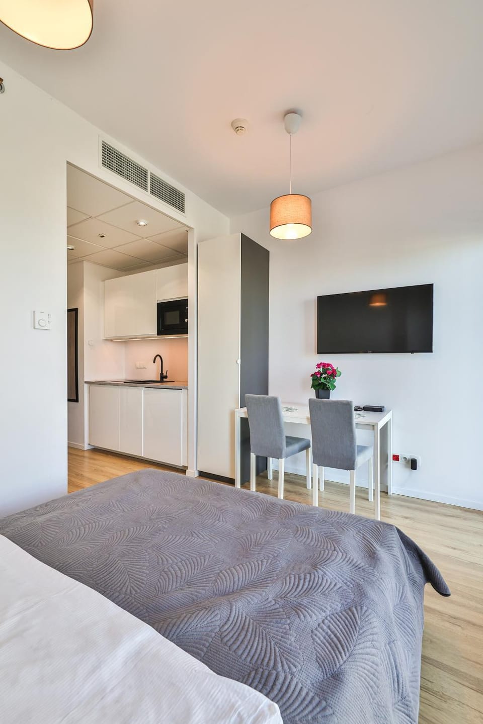 Bed, TV and multimedia, Kitchen or kitchenette
