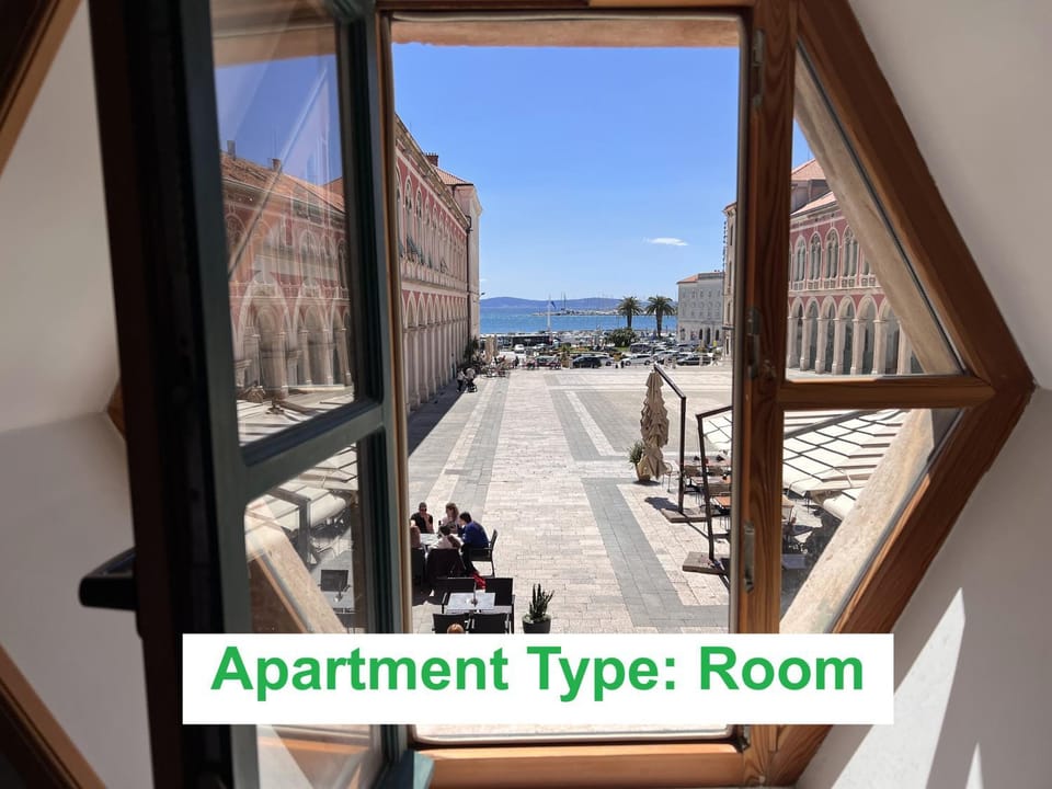 Nearby landmark, Day, Neighbourhood, View (from property/room), City view, Landmark view, Sea view