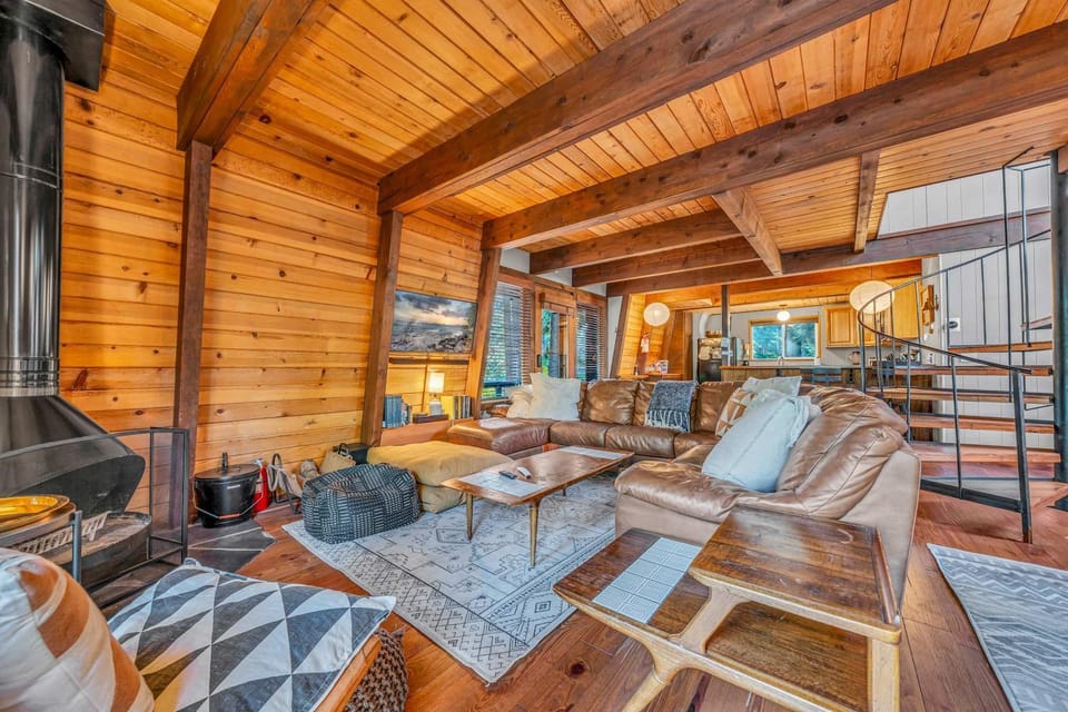 The Haus of Pine A Vintage Tahoe Cabin Cabin in Tahoe City
