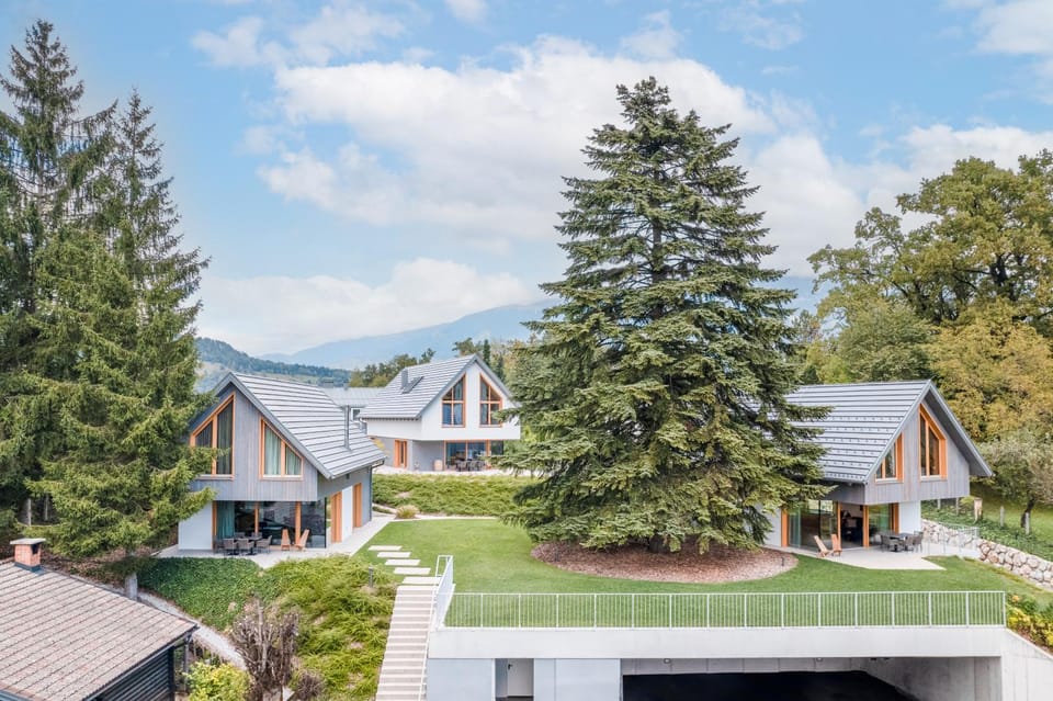 Property building, Day, Garden view, Mountain view, Quiet street view