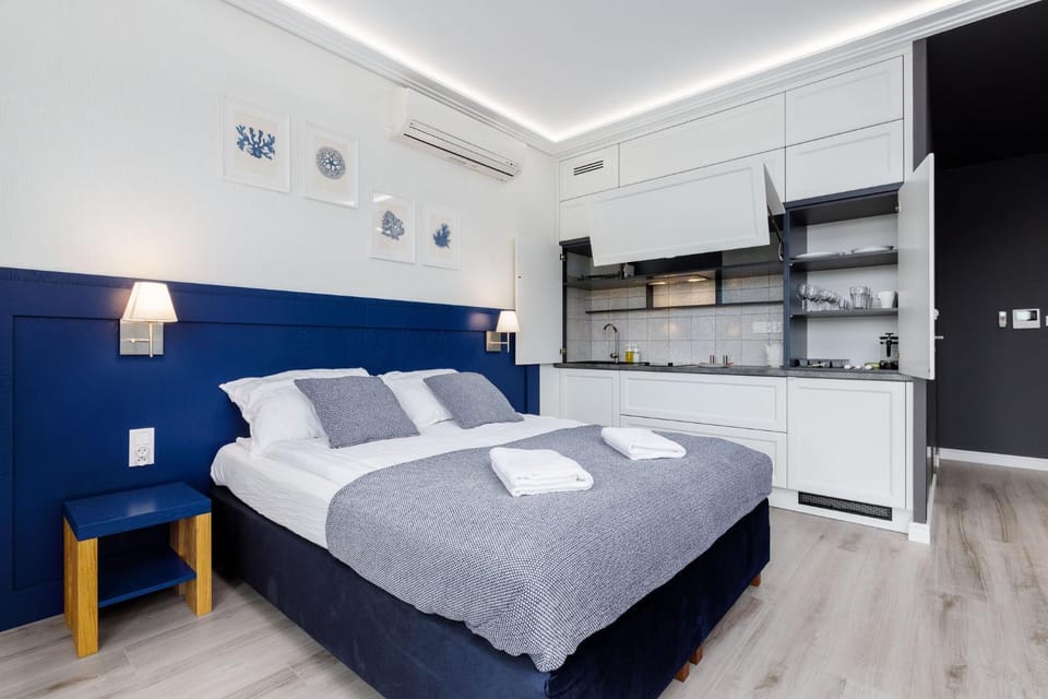 Bed, Kitchen or kitchenette, Photo of the whole room, Bedroom