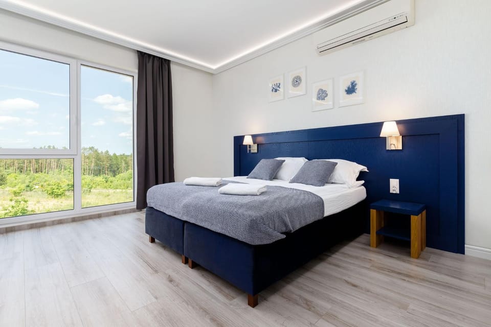 Bed, Photo of the whole room, Bedroom, air conditioner