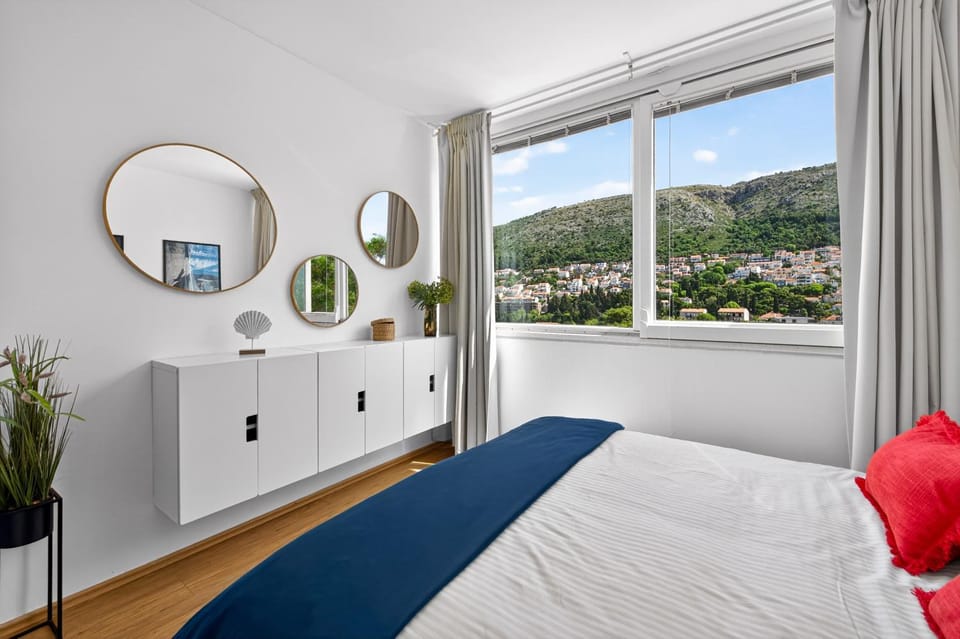 Bed, Bedroom, Mountain view