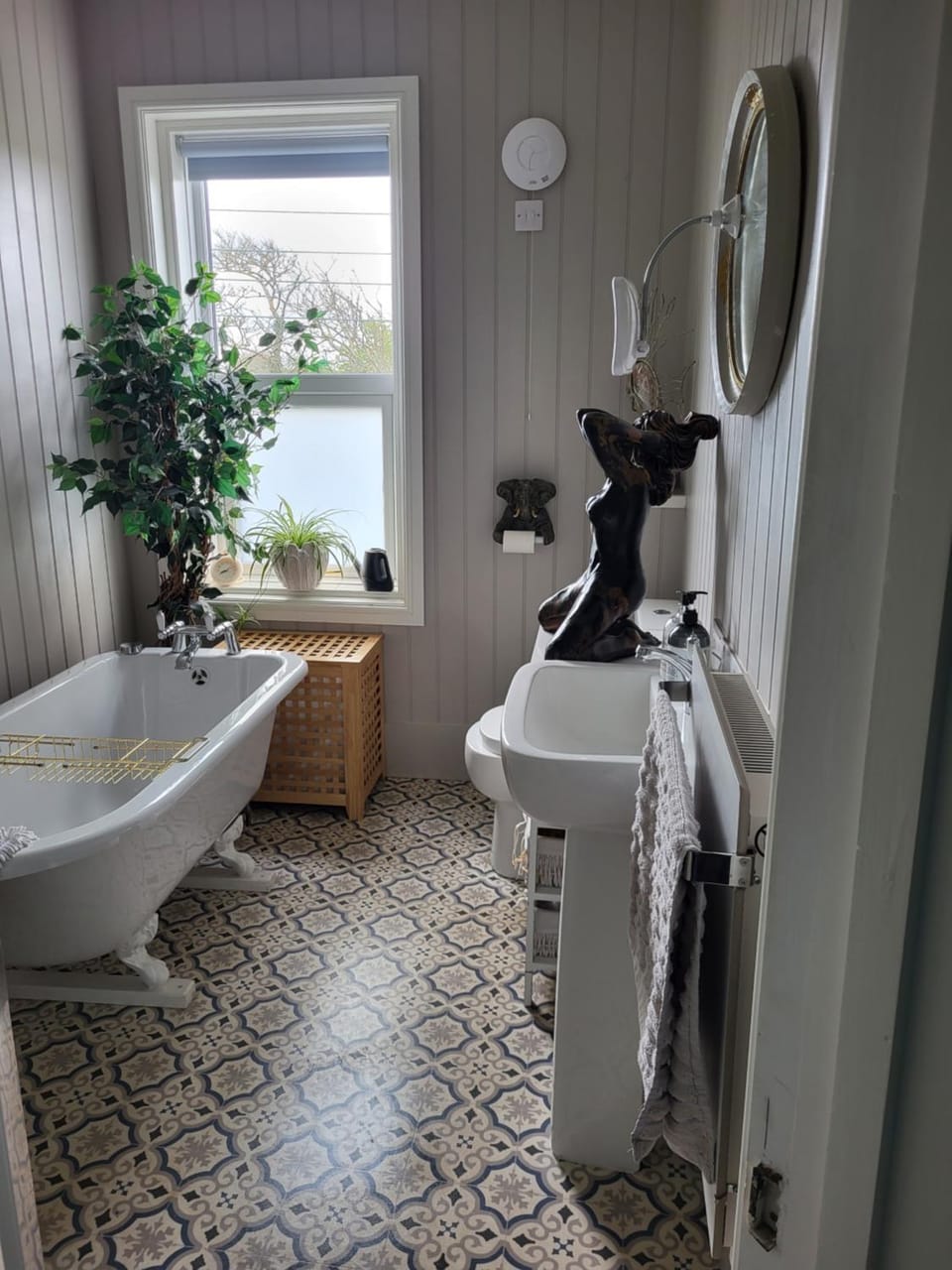 Bathroom, Bath