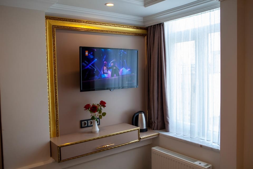 TV and multimedia, Photo of the whole room, furniture