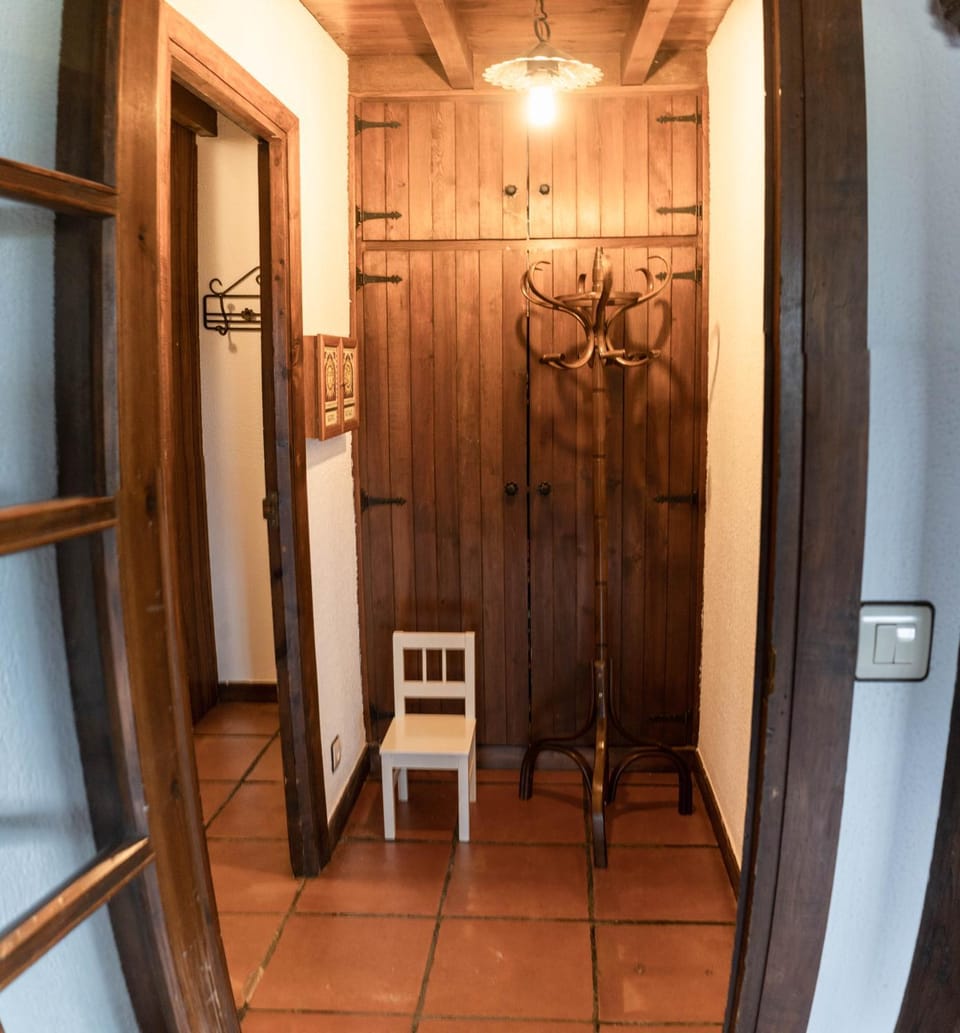 Lobby or reception, wardrobe