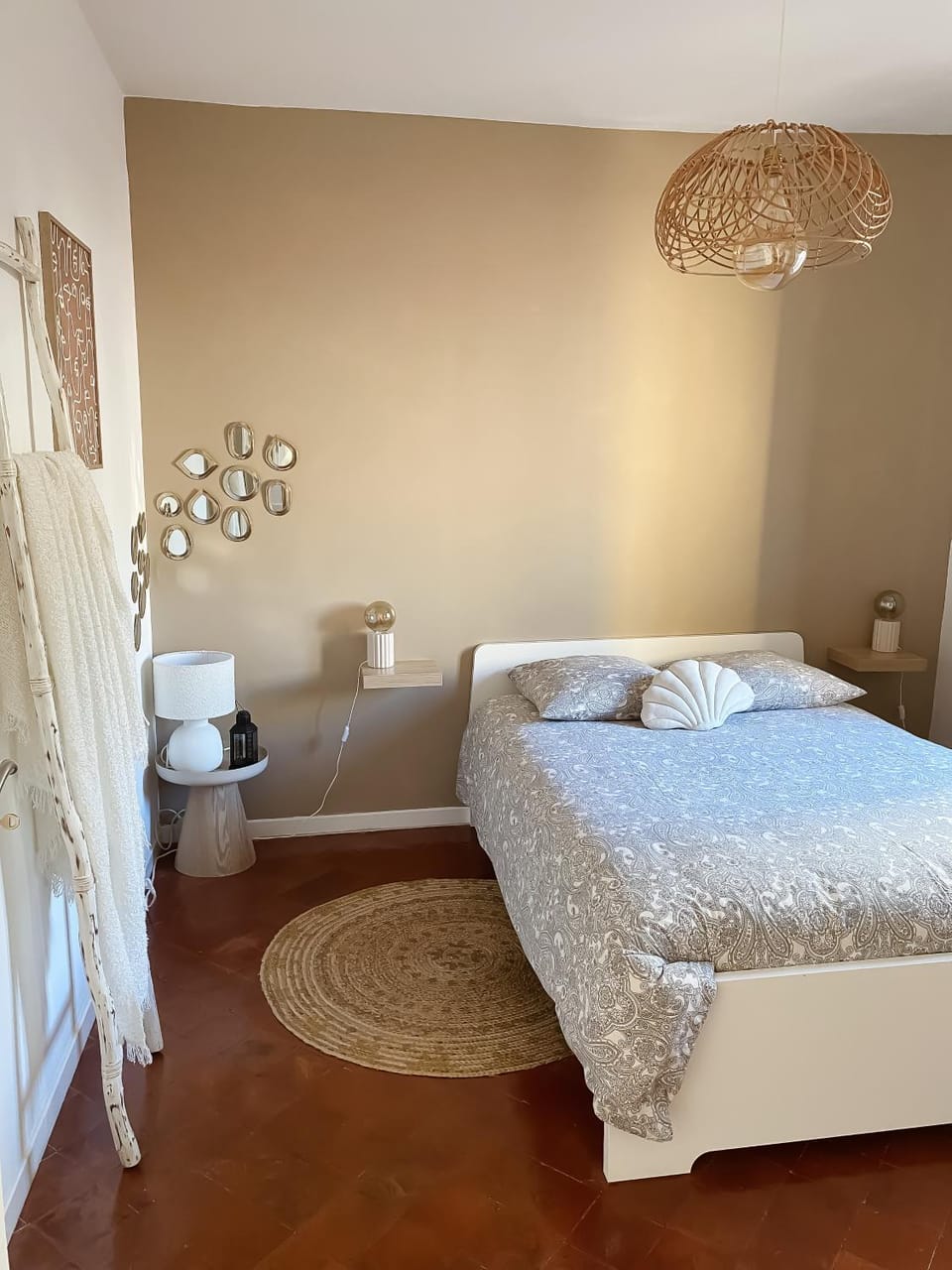 Bed, Night, Decorative detail, Bedroom, Guests, heating, wardrobe, air conditioner