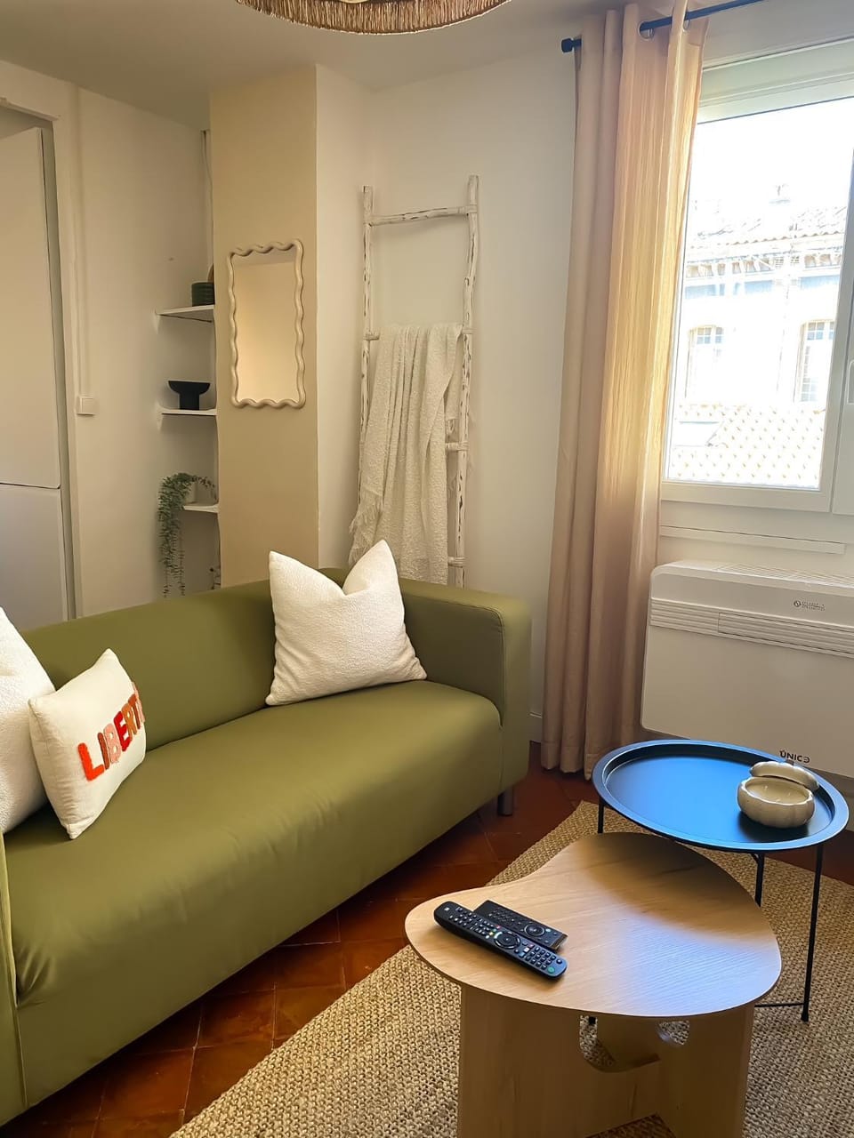 Living room, Seating area