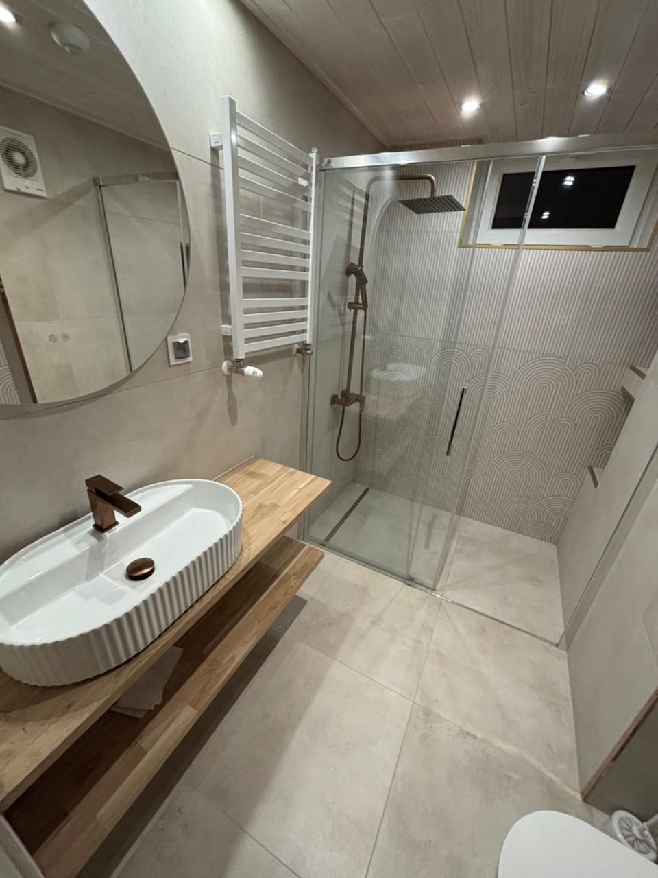 Shower, Bathroom, towels