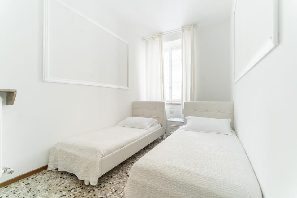 Spacious Apartment - 4 Bedrooms and 3 Bathrooms Apartment in Bergamo