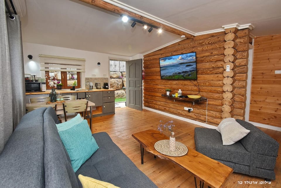 TV and multimedia, Kitchen or kitchenette, Living room