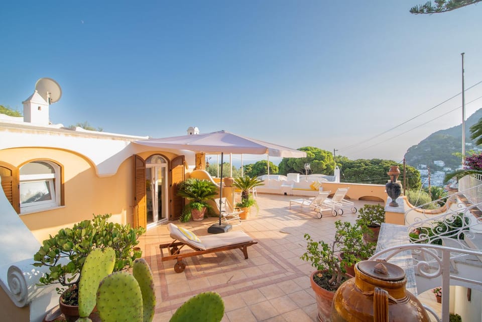 Patio, Day, Natural landscape, Balcony/Terrace, Mountain view, sunbed