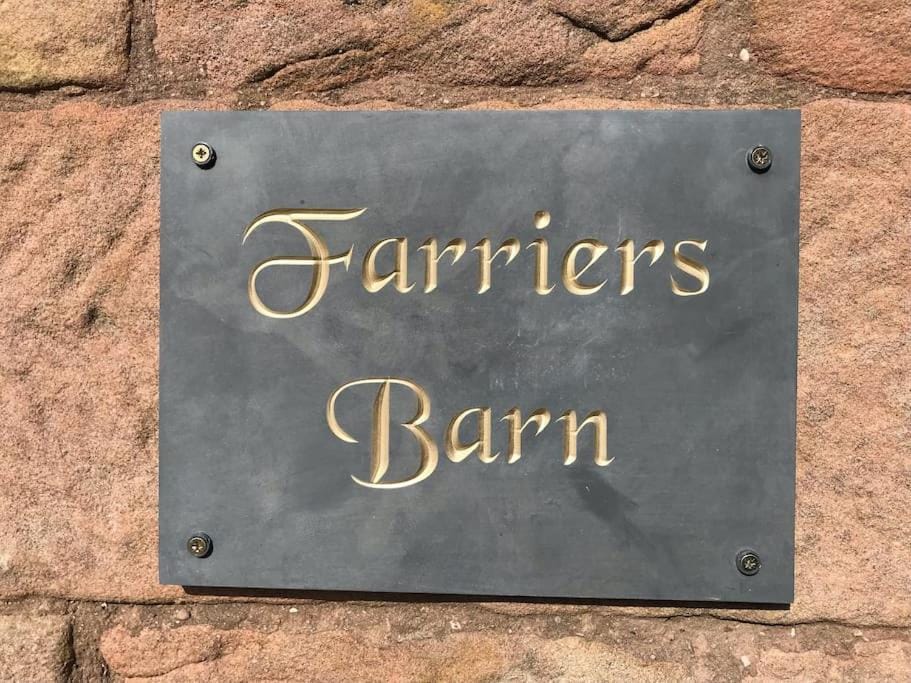 Charming Rustic Barn Conversion sleeps 2 Near Alton Towers, Polar Bears, Peak District House in Staffordshire Moorlands District