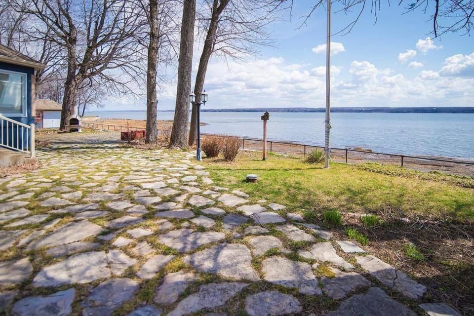 PANORAMA DE LA DETENTE-BORDURE DE FLEUVE (309418) Chalet in Maine