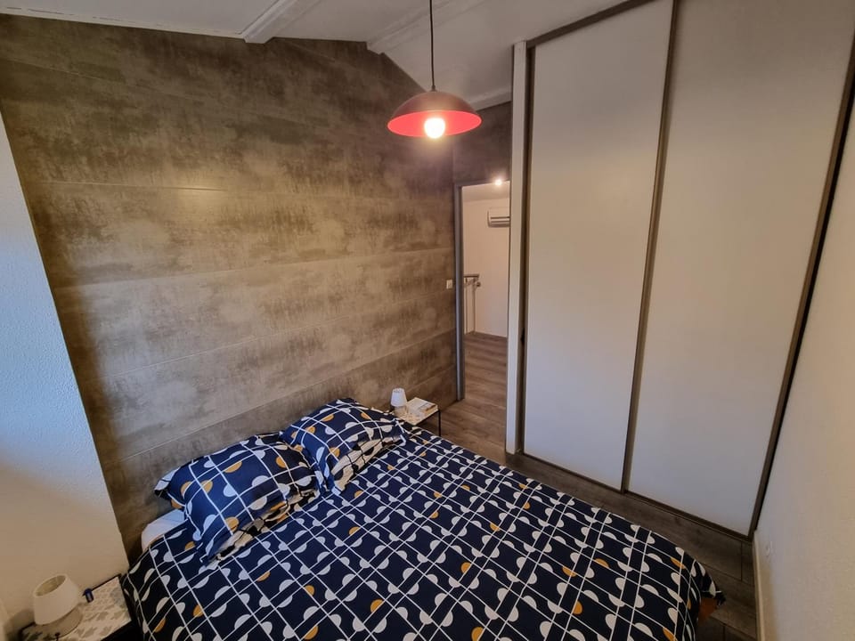 Bed, Bedroom, wardrobe