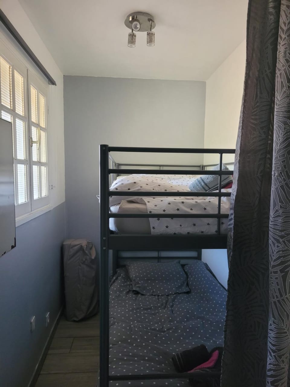 studio agay a 2 pas des plages Apartment in Saint-Raphael