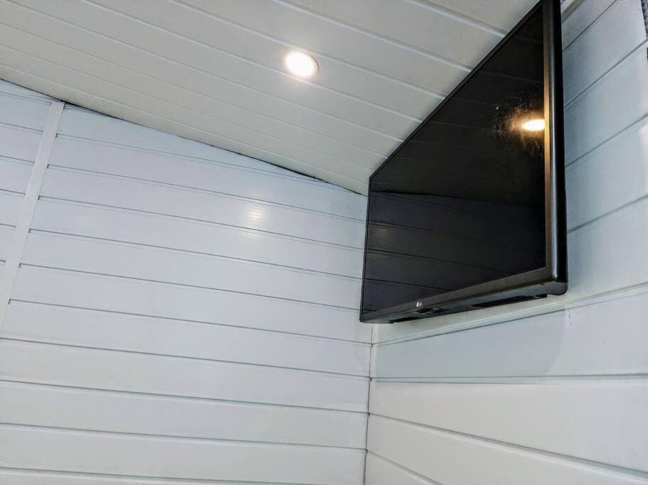 Tiny White Home (Self Check-In) Apartment in Bucharest