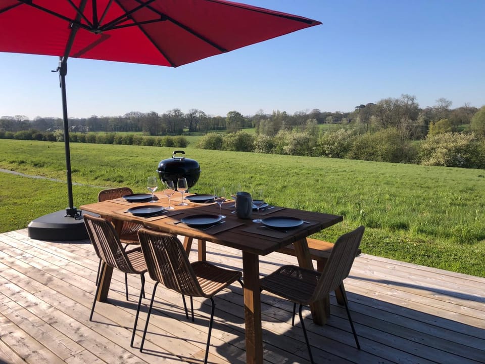 Patio, Natural landscape, Garden, Dining area, Garden view