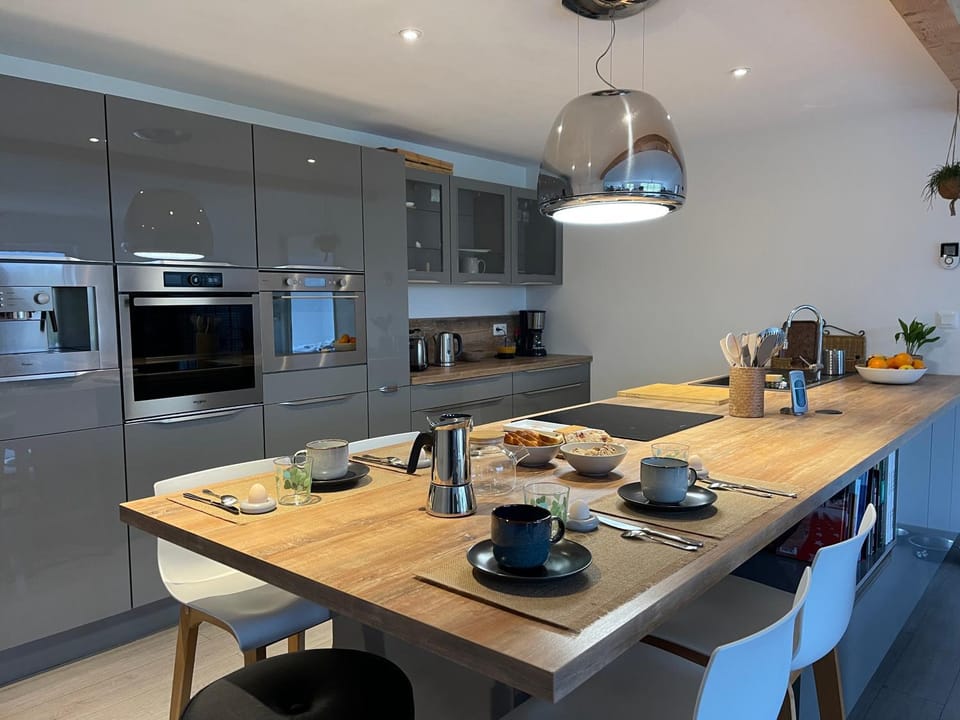 Kitchen or kitchenette, kitchen