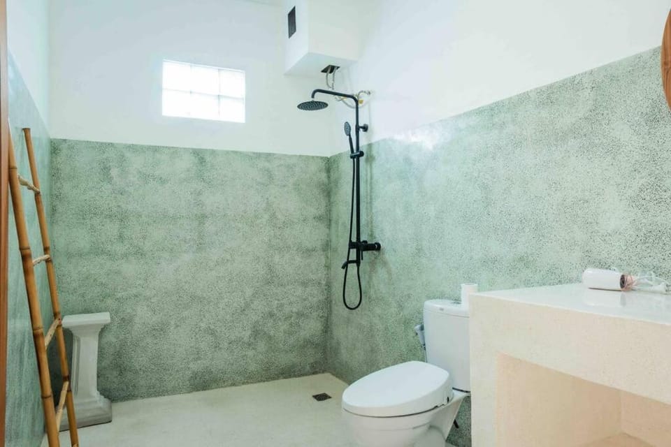 Villa Matahari Cosy&stylish 3BR private villa 10mins to Finns Beach Villa in North Kuta
