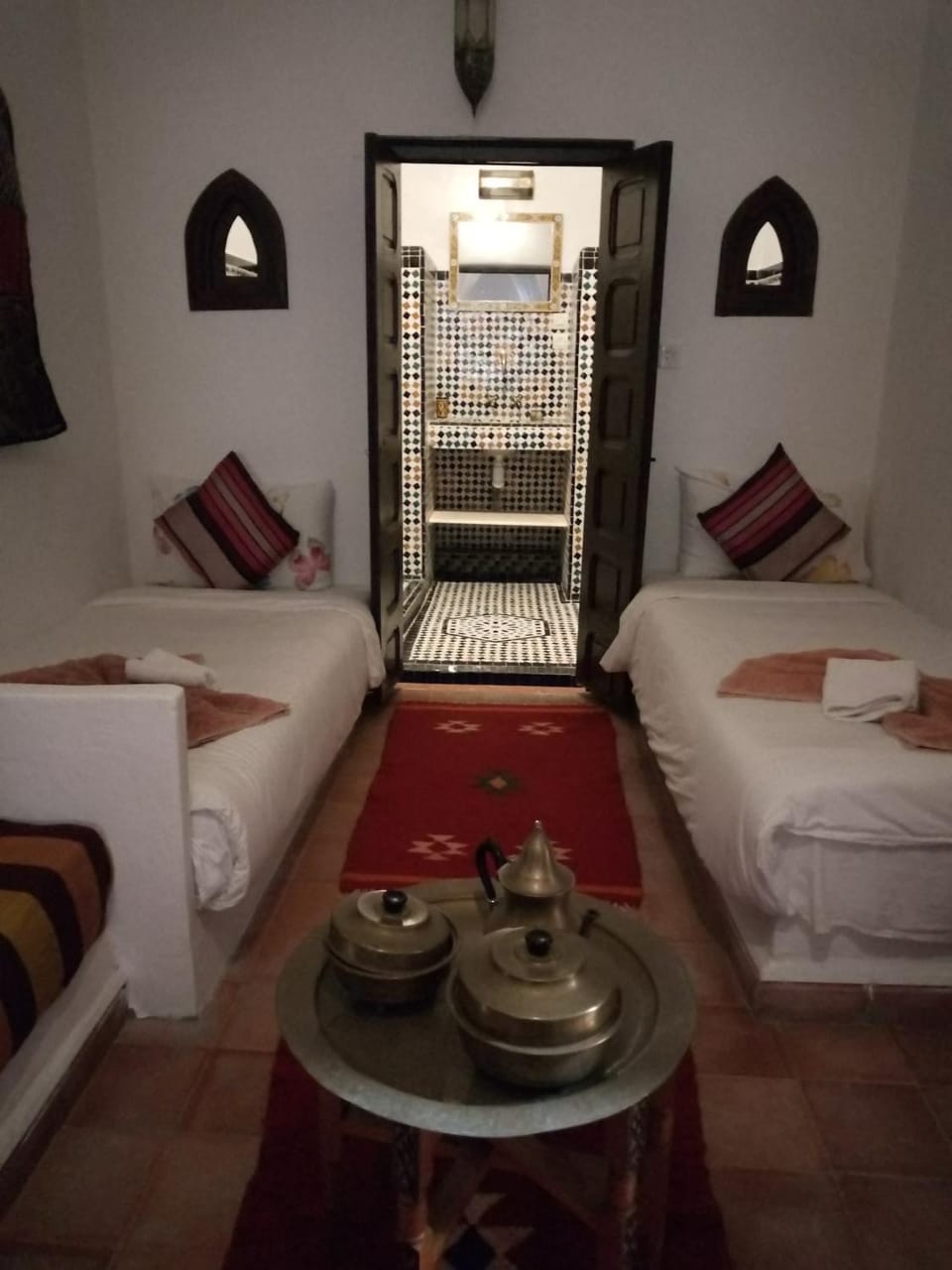 Bed, Seating area