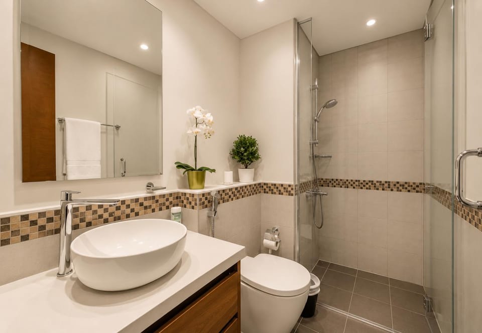 Shower, Toilet, Bathroom, towels