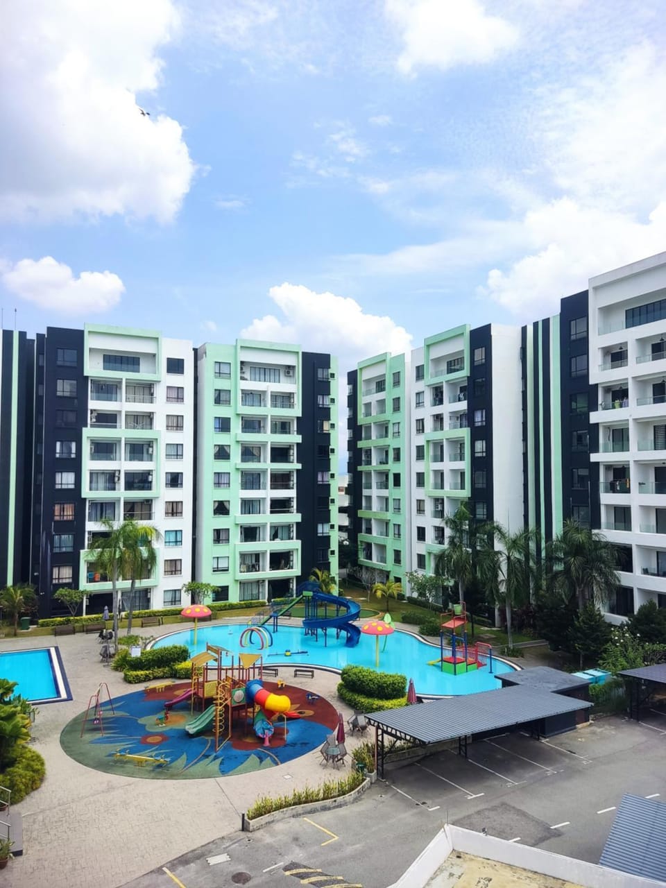 Property building, Day, Evening entertainment, City view, Pool view, Swimming pool, sunbed