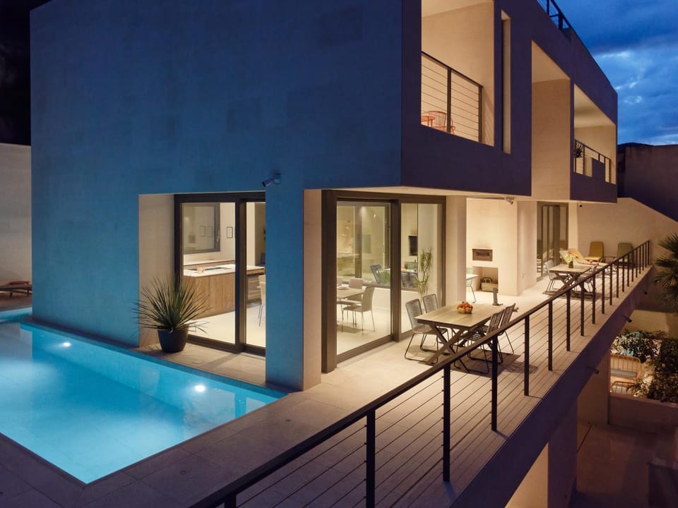 Property building, Swimming pool