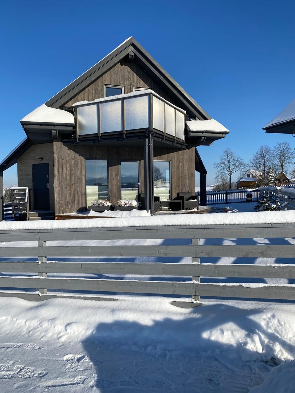 Property building, Day, Winter