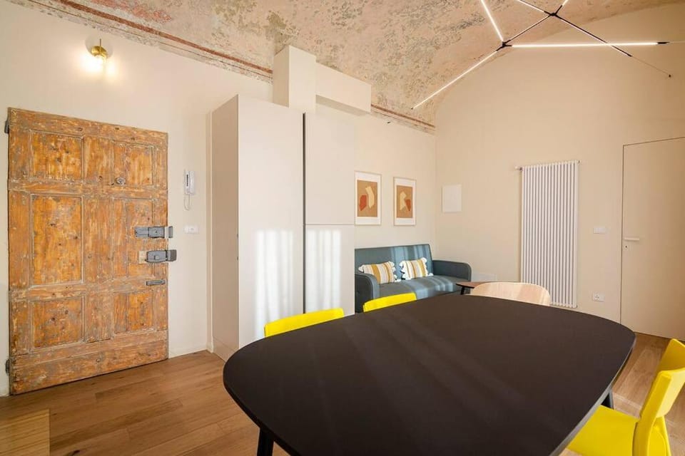 Living room, Photo of the whole room